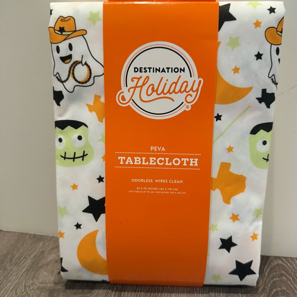 ⭐️ 3/$20 Cute HEB Texas Themed Halloween Tablecloth and Kitchen Towel- NWT - Picture 2 of 4
